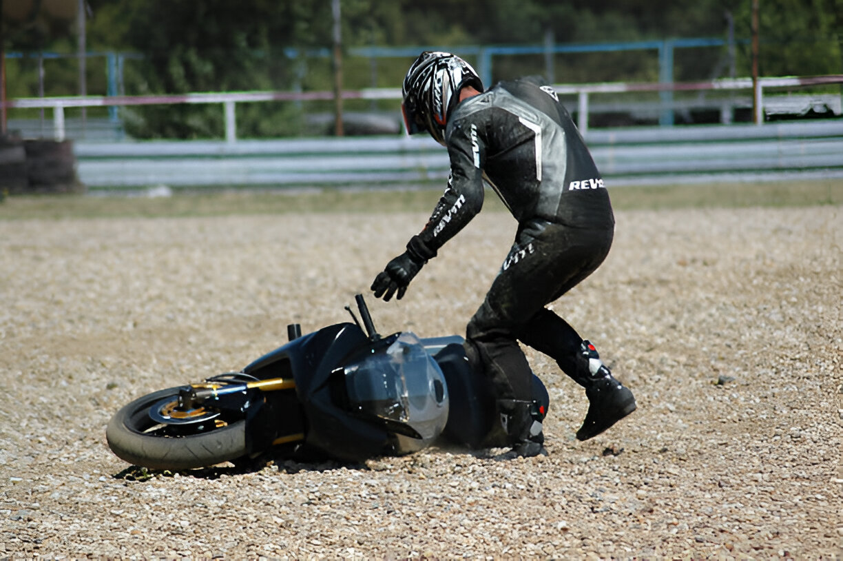 How to Check if Your Motorcycle is Rideable after a Crash (2)